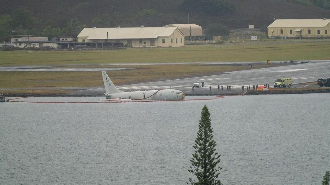 Samolot wpadł do wody po awaryjnym lądowaniu