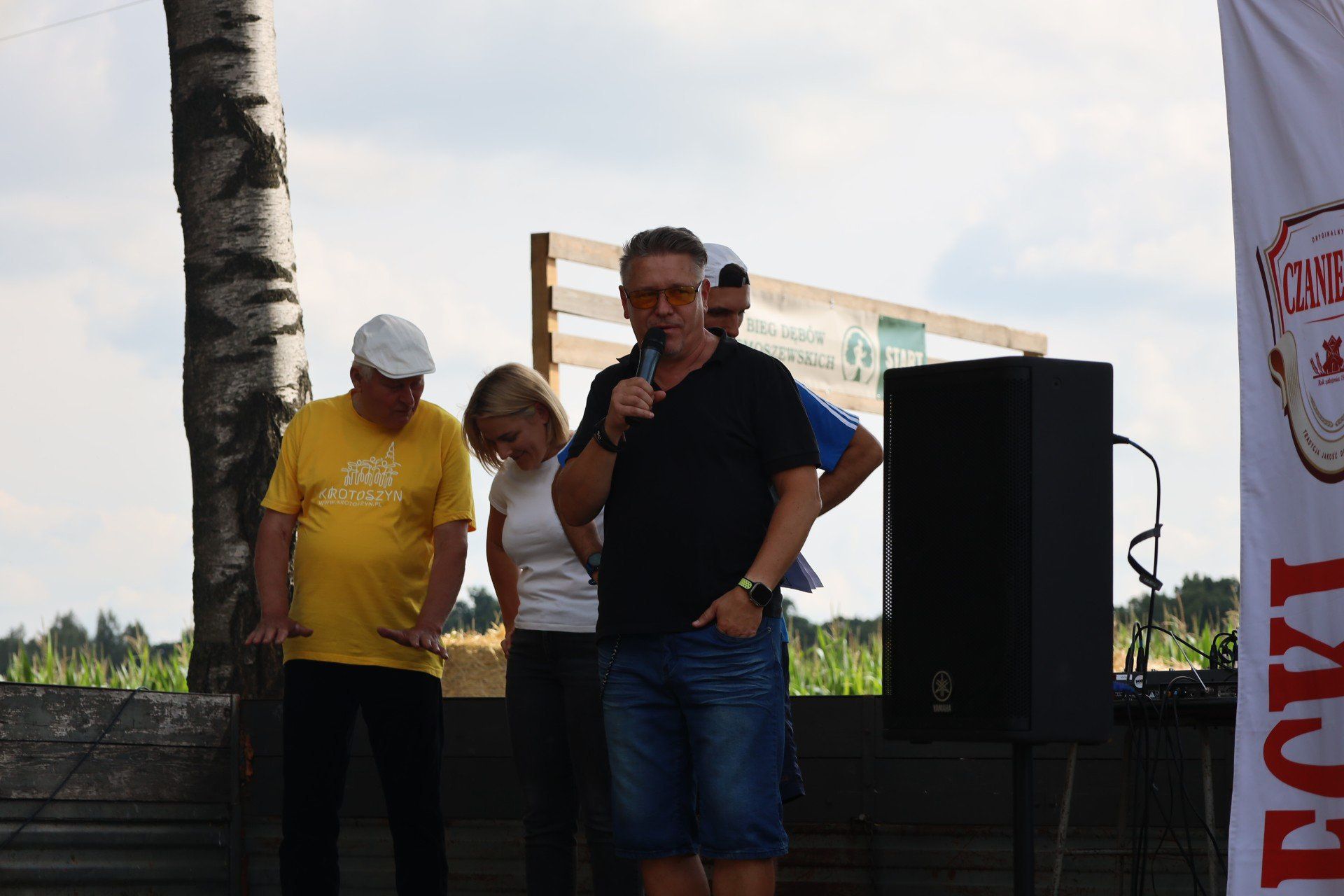 Prawie 200 biegaczy wsparło charytatywną inicjatywę w ramach Biegu Dębów Smoszewskich, który odbył się w sobotę, 26 lipca w Smoszewie.