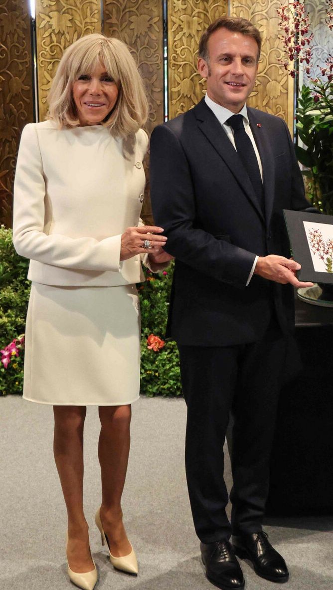 Brigitte i Emmanuel Macronowie w Singapurze