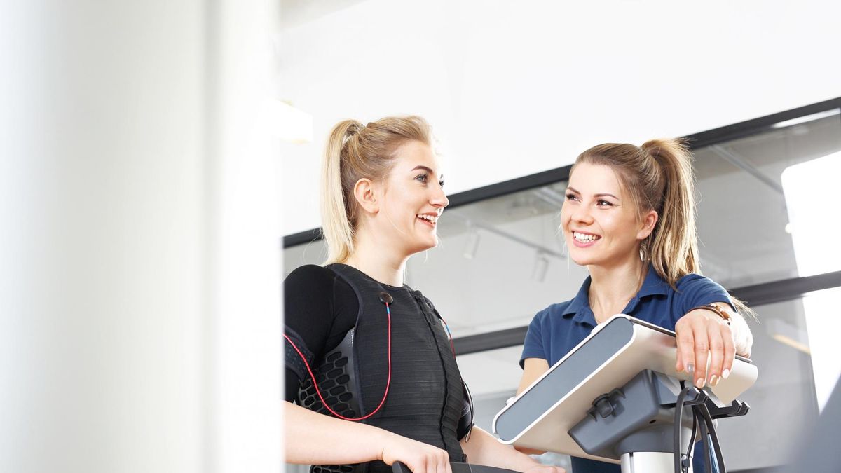 Elektrostymulacja to zabieg wykorzystujący prądy impulsowe o małej częstotliwości.