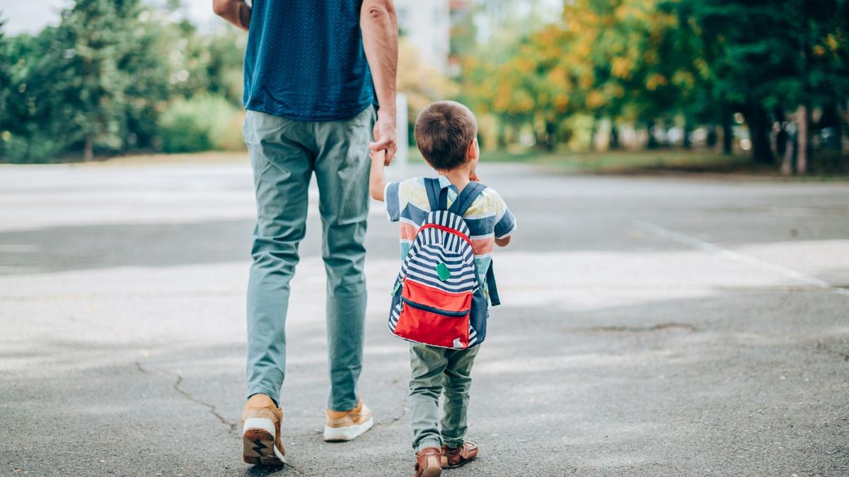 Każda nieobecność dziecka w szkole powinna zostać usprawiedliwiona przez rodziców lub opiekunów.