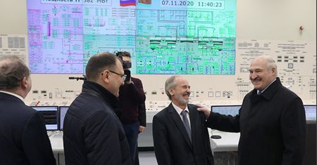 Białoruś. Łukaszenka otwiera oficjalnie elektrownię i śni o "mocarstwie atomowym"