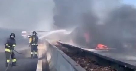 Tragedia na włoskiej autostradzie. Wybuchł pożar