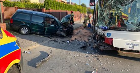 Horror na drodze w Nowym Sączu. Dzieci poszkodowane w wypadku autobusu