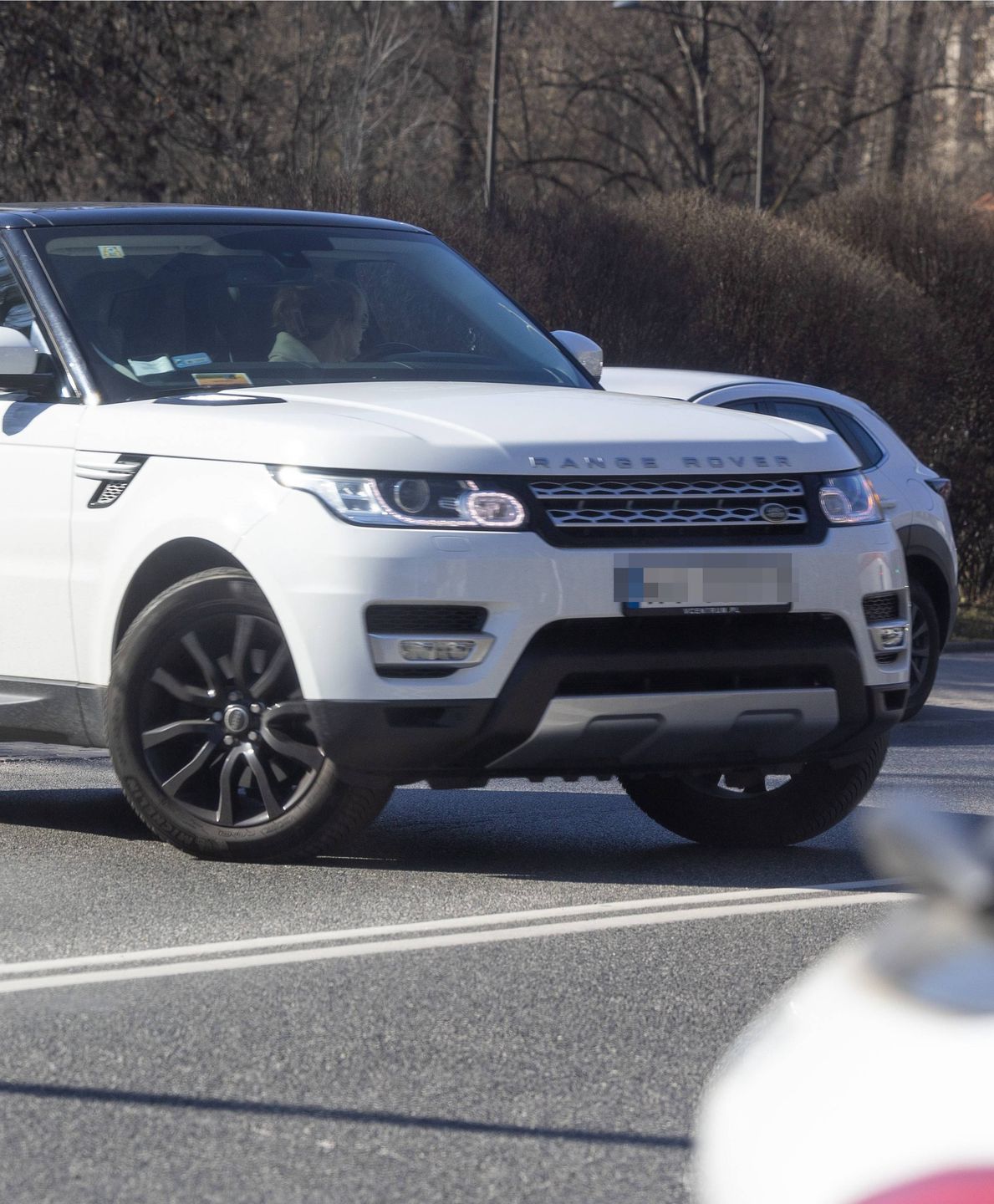 Beata Ścibakówna walczy z wiatrem i  łamie przepisy drogowego