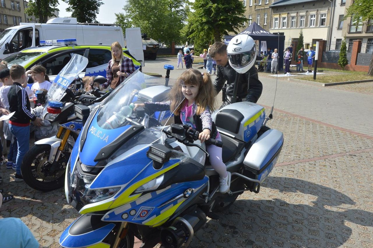 Festyn z okazji Dnia Dziecka na terenie Komendy Powiatowej Policji w Stargardzie