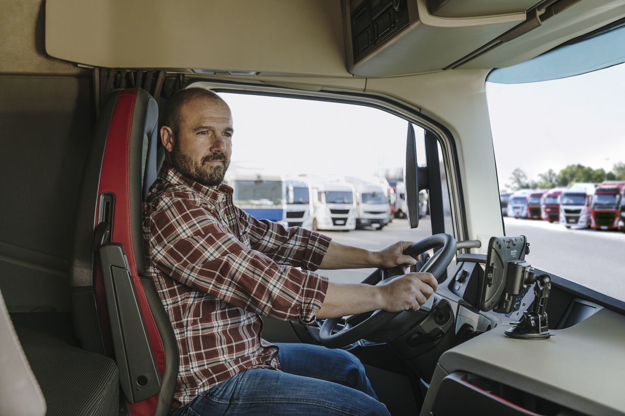 Webfleet wprowadza nową funkcję Secure Truck Parking we współpracy z Bosch Logistics Operating System