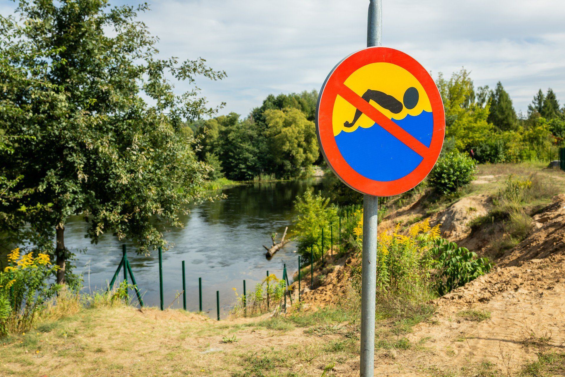 Cały czas obowiązuje tu zakaz kąpieli.