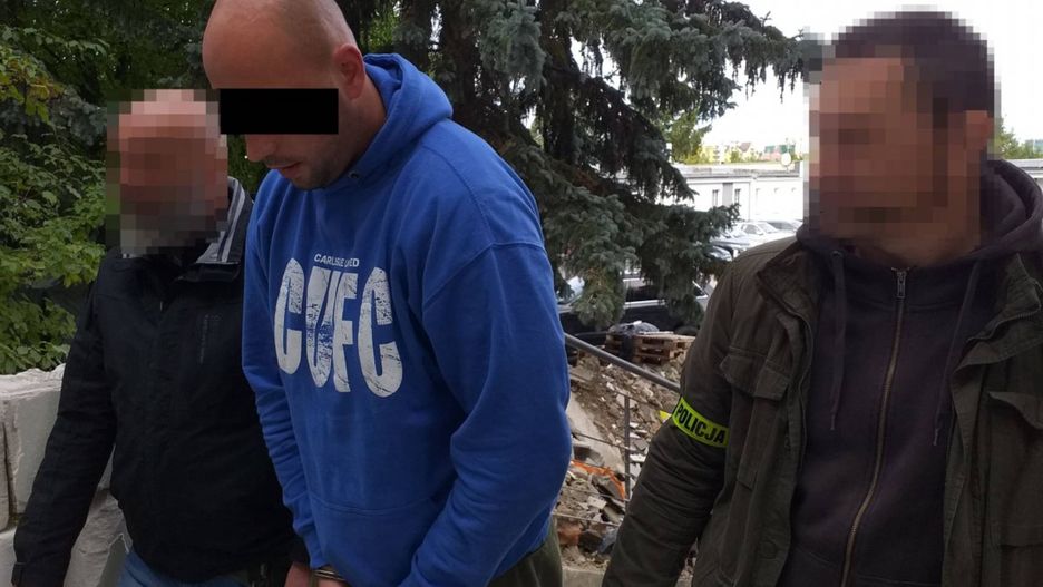 Zadał partnerce dwa ciosy nożem. Kiedy 31-latka umierała, siadł do stołu, aby skończyć jeść pierogi 