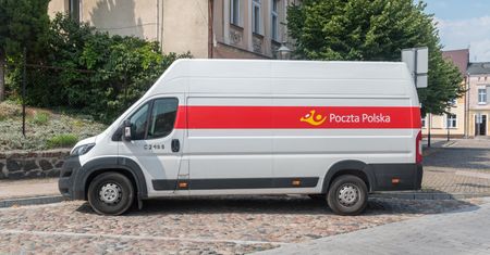 Poczta Polska kontroluje domy Polaków. Zdecydowana reakcja RPO