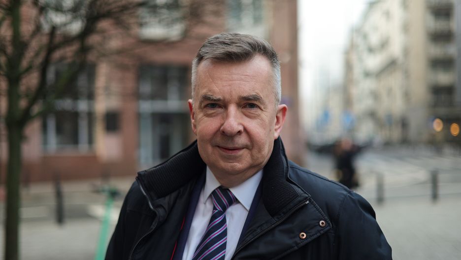 Absurdalne tłumaczenie ministra z pracy dla żony