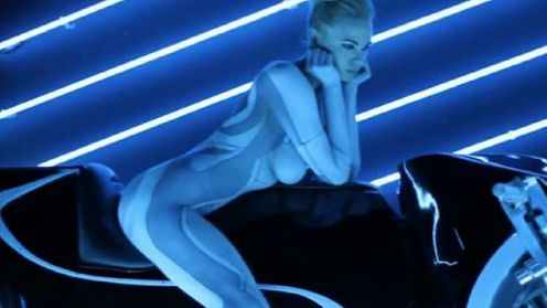 Napięcie rośnie! Playboy spotkał TRON [wideo] 1