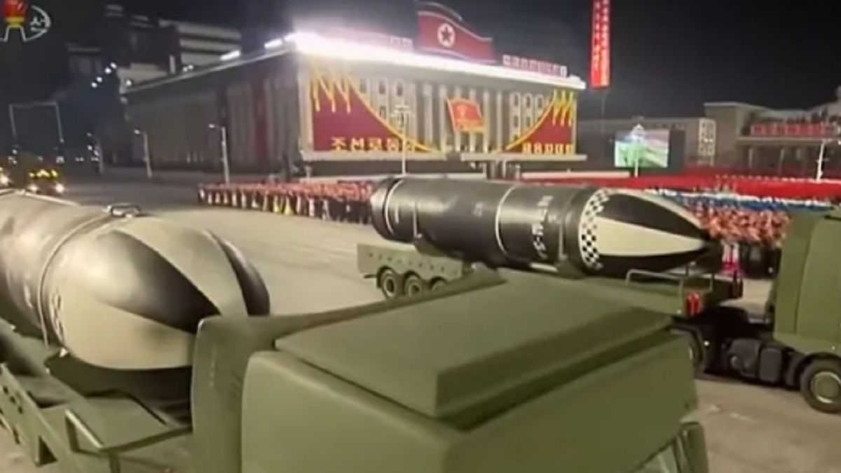 Korea Północna finansuje rakiety z kradzieży.