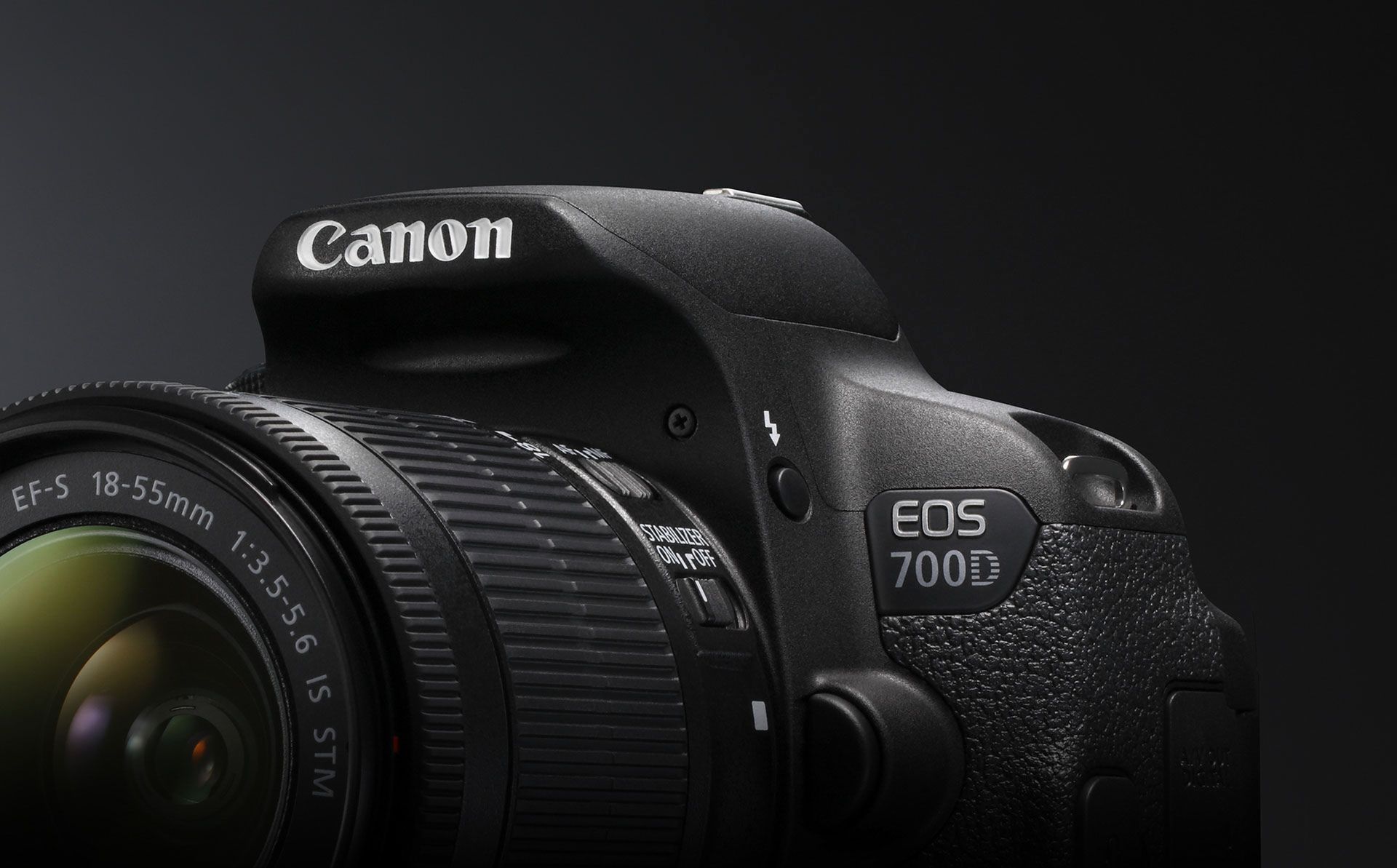 Canon EOS 700D z nowym obiektywem 18-55mm f/3.5-5.6 IS z cichym silnikiem STM 10