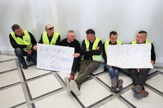 Okupują Sejm, chcą rozmawiać z premierem. Tajemniczy związek "Orka"