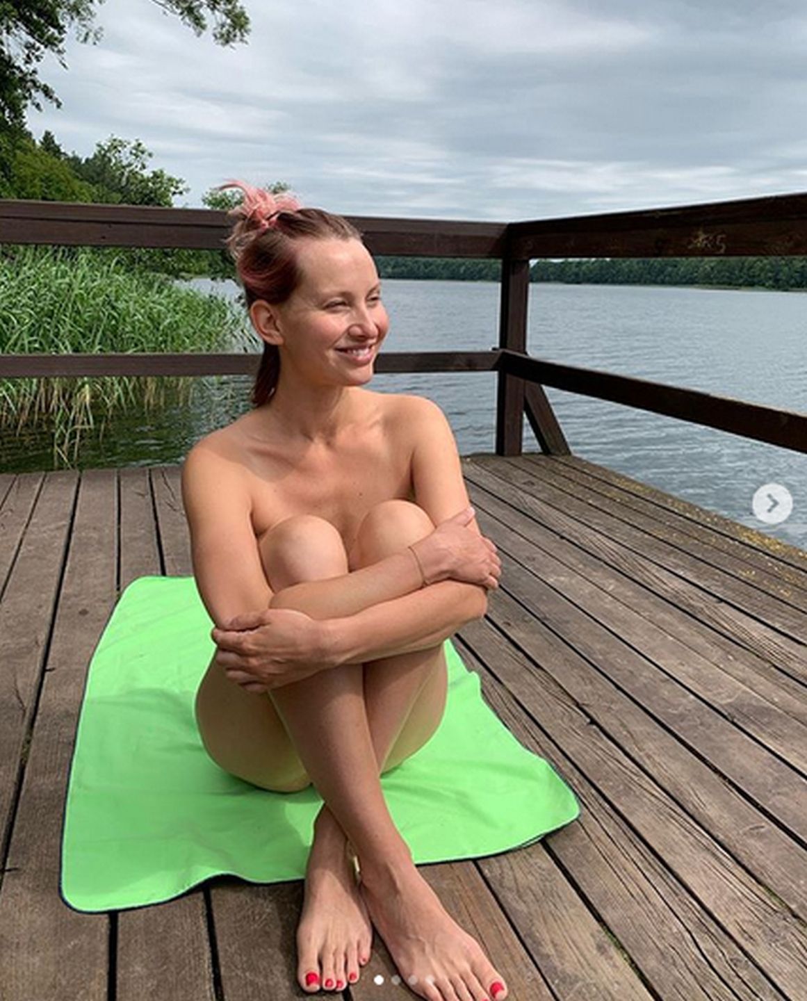 Joanna Moro nago