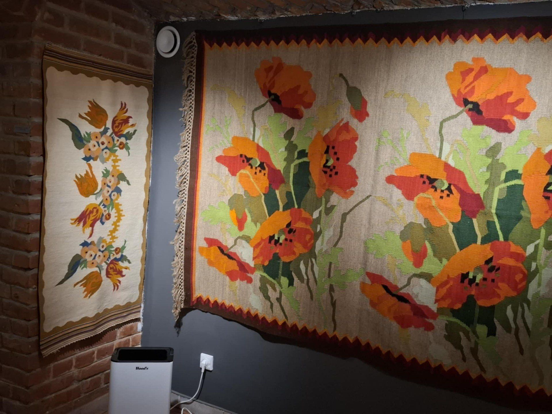 &#34;Polski kilim art déco w setną rocznicę Wystawy Światowej w Paryżu&#34;. Ekspozycja w Muzeum Miasta Zgierza