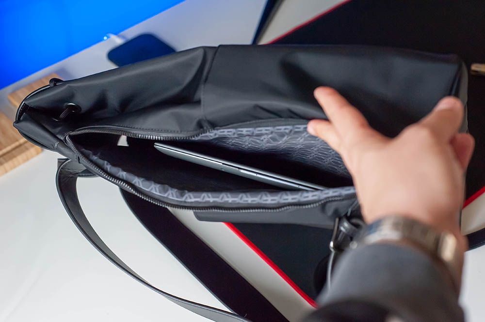 MateBook X 2020 zajmuje mało miejsca w plecaku