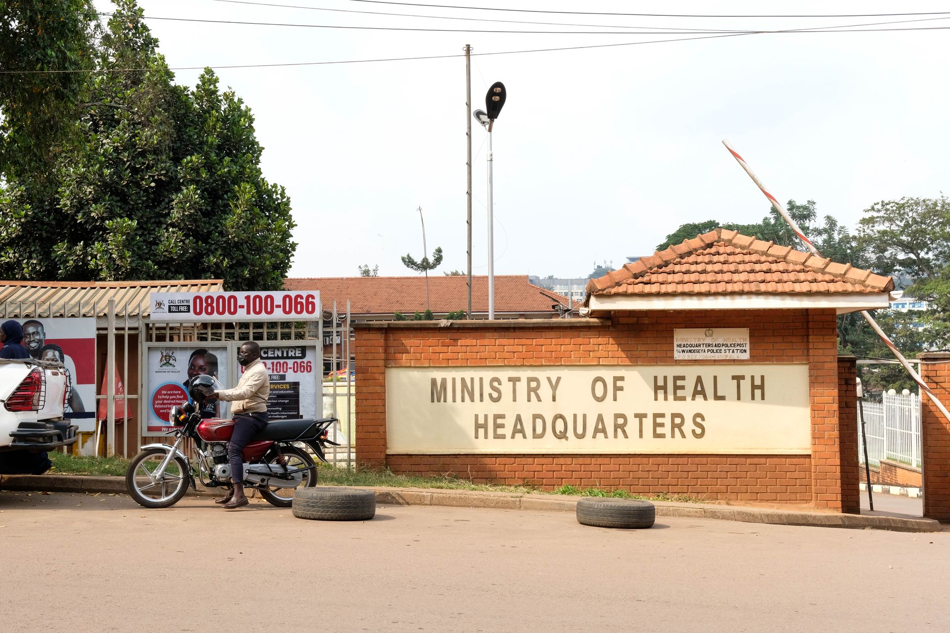 wiadomości,aktualności,WP Wiadomości Potworna tragedia w Ugandzie. 15 ofiar, ponad 100 zaginionych