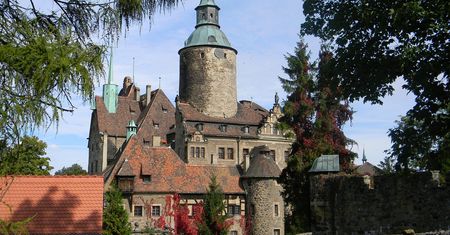 Zamek Czocha zapełni się w długi weekend rycerzami, damami dworu, błaznami i grajkami. Oj, będzie się działo!