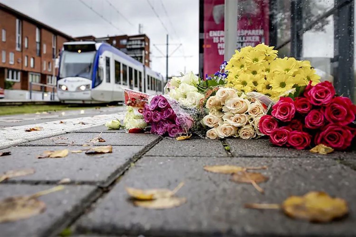 Holandia. 15-latek wepchnął Polaka pod tramwaj. Ludzie się buntują