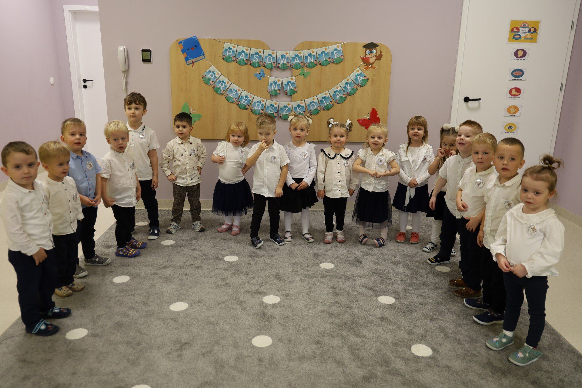 Wielki dzień w Przedszkolu &#34;Mali Przyjaciele&#34; w Grodzisku Wielkopolskim. Maluchy oficjalnie stały się przedszkolakami!