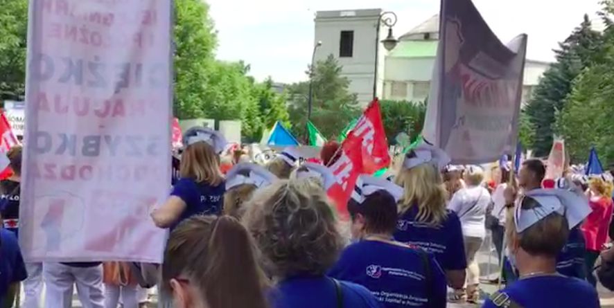 protest pielęgniarek i położnych 15 czerwca