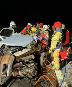 Auto całkowicie zmiażdżone. Koszmarny wypadek
