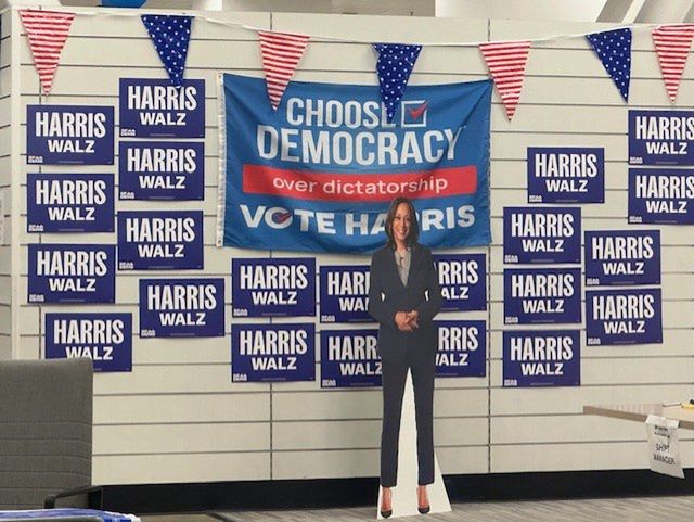 Zwolennicy Kamali Harris i Donalda Trumpa w San Francisco