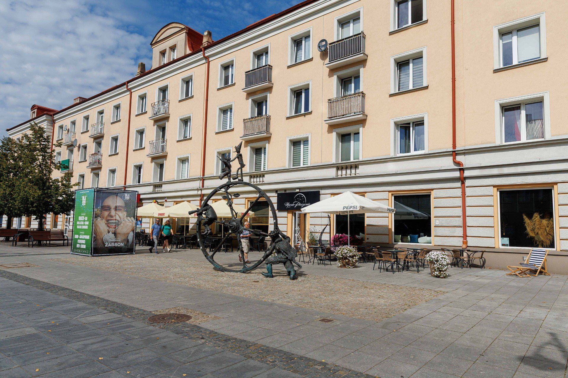Plac przy Lipowej - między Nowym Światem i Częstochowska