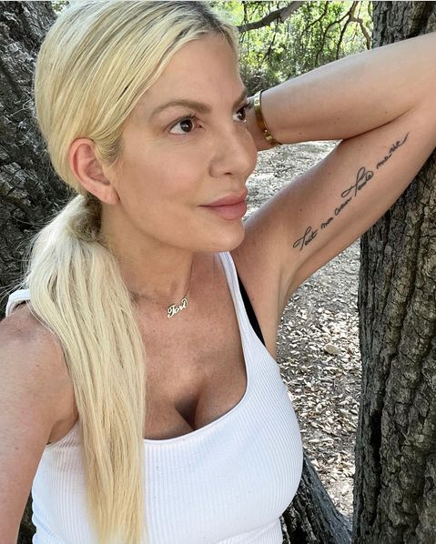 Tori Spelling przyłapana bez makijażu
