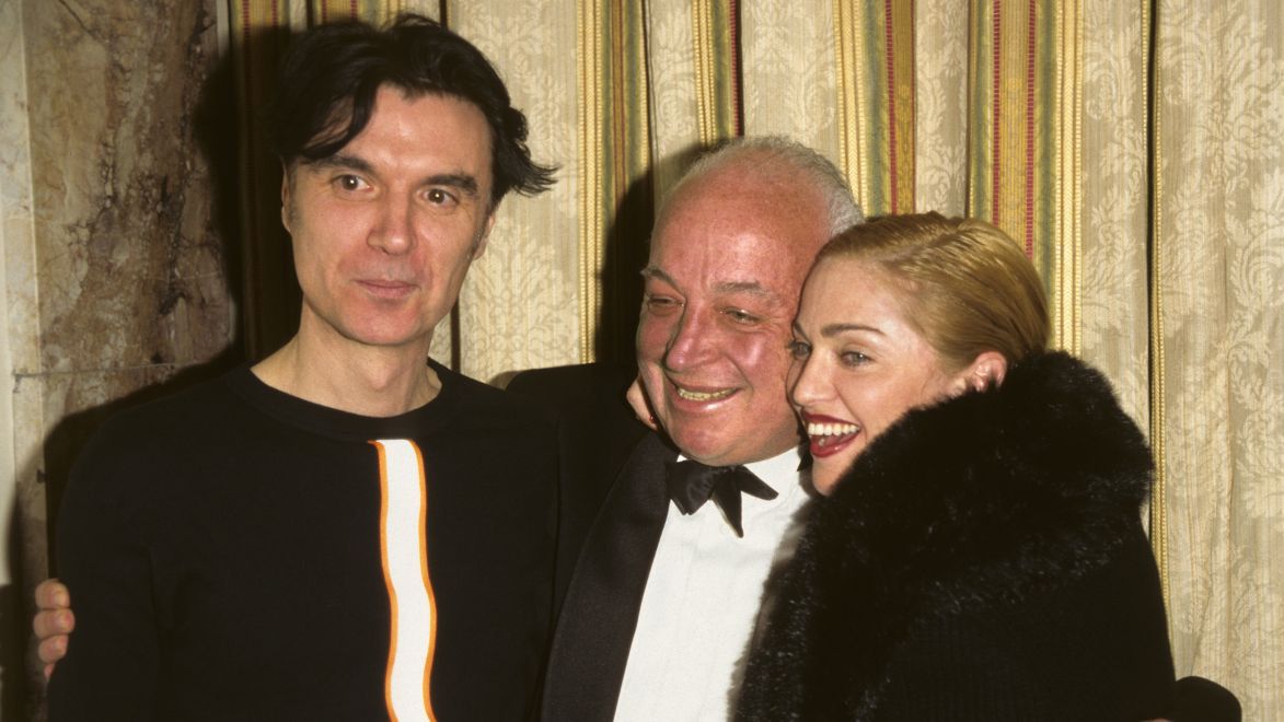 Seymour Stein z Davidem Byrne i Madonną