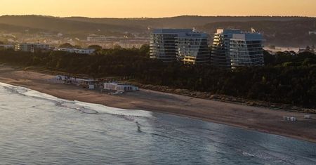 Ten resort wygląda jak ogromna morska fala. Nad Bałtykiem nie ma drugiego takiego