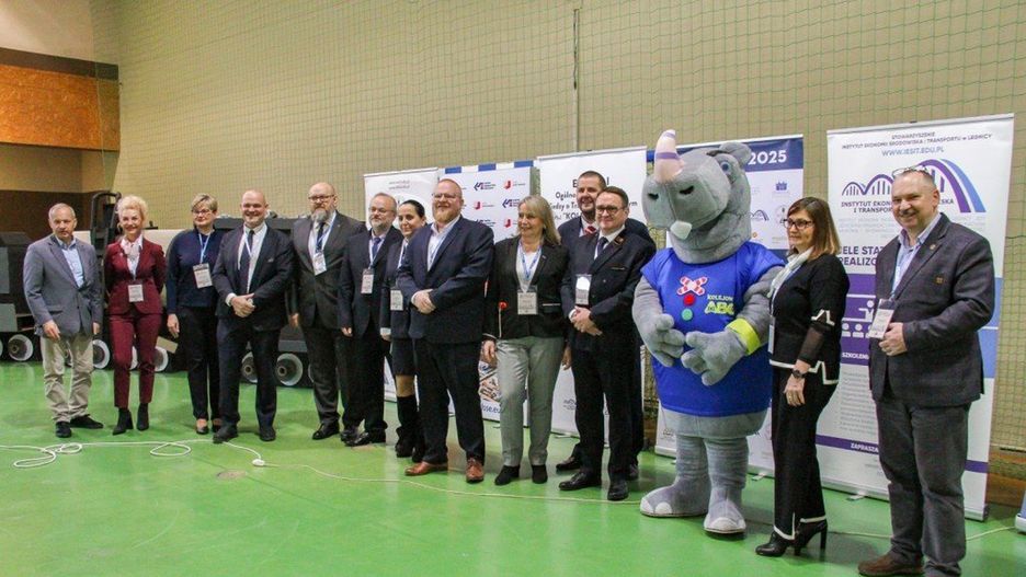 Legnica: Ogólnopolski Turniej Wiedzy o Transporcie Kolejowym &#34;Czas na... kolej&#34;