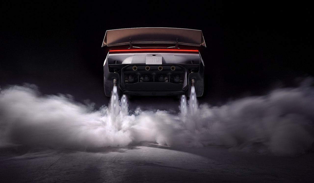Tesla Roadster oficjalnie. Robi setkę w mniej niż sekundę i lata