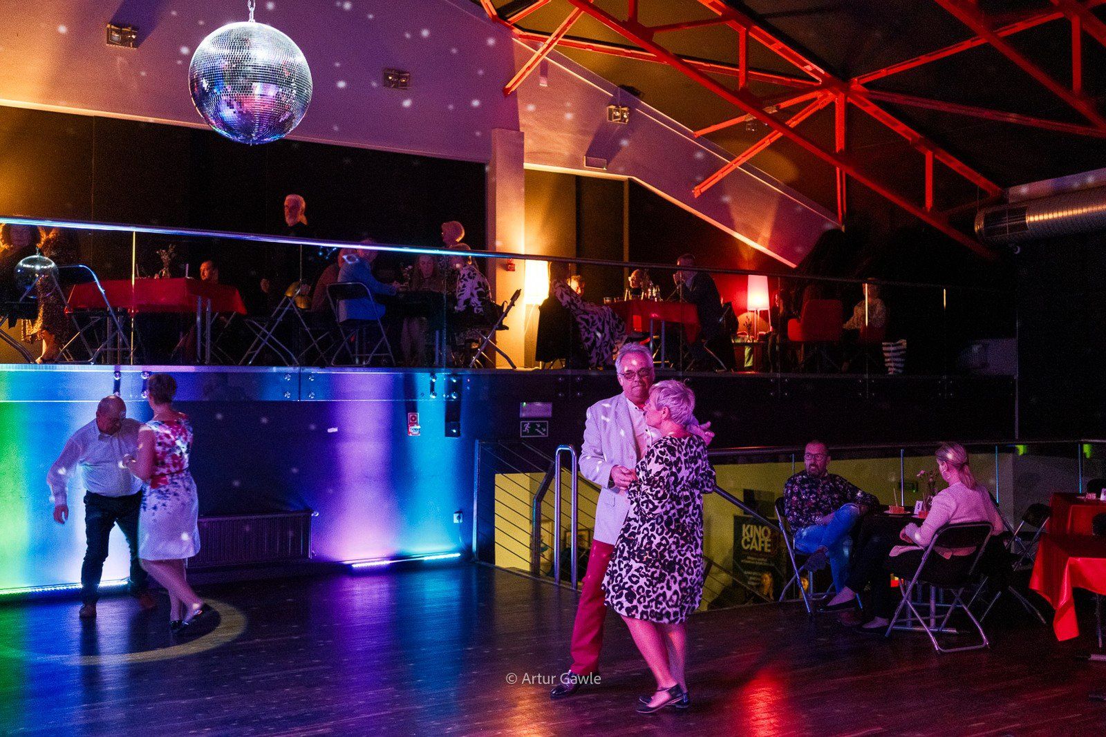 Fajfy w Mościcach zgromadziły fanów tanecznych rytmów