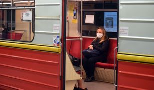 Warszawa. Siwy dym w tunelu metra. Dziesięć stacji zamkniętych