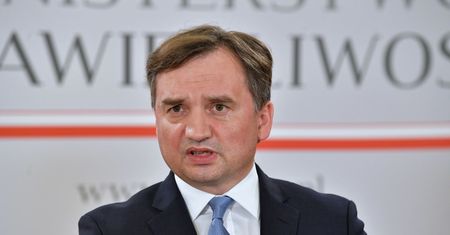 Zbigniew Ziobro posunął się za daleko w krytyce UE? Siemoniak: Premier powinien go zdymisjonować
