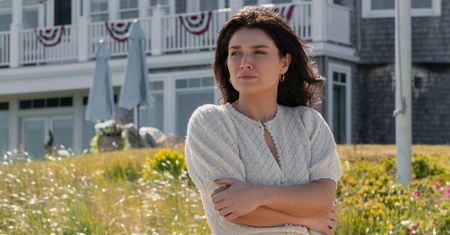 Gwiazda hitu Netfliksa to córka legendy muzyki. Eve Hewson mówi o wsparciu sławnego ojca