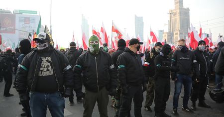 Sprzątanie po Marszu Niepodległości. Miasto szacuje koszty i zbiera rachunki