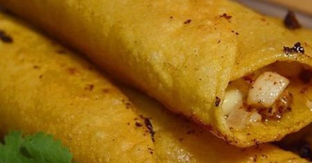 Kiedy nie mam czasu lepić pierogów, robię ruskie naleśniki. Smak? Petarda