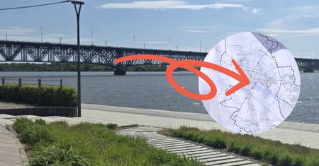 Kładka rowerowa pod starym mostem