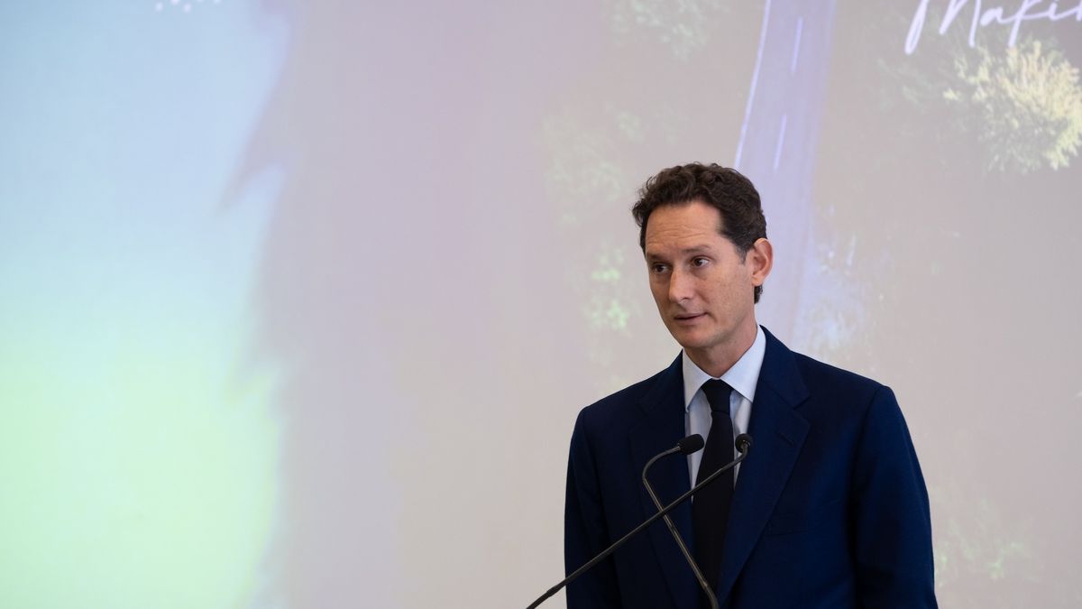 Przewodniczący zarządu koncernu Stellantis i Ferrari John Elkann