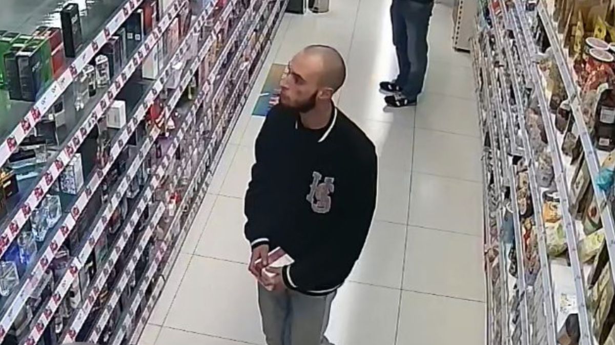 Policjanci poszukują tego mężczyzny.