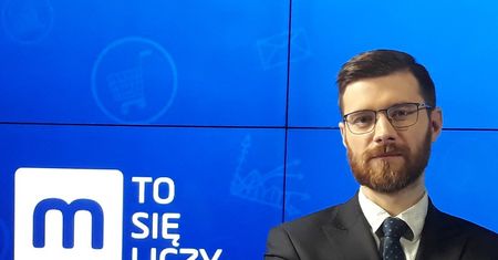 "Money. To się liczy". Bon turystyczny. Jak będzie wyglądać wypłata?