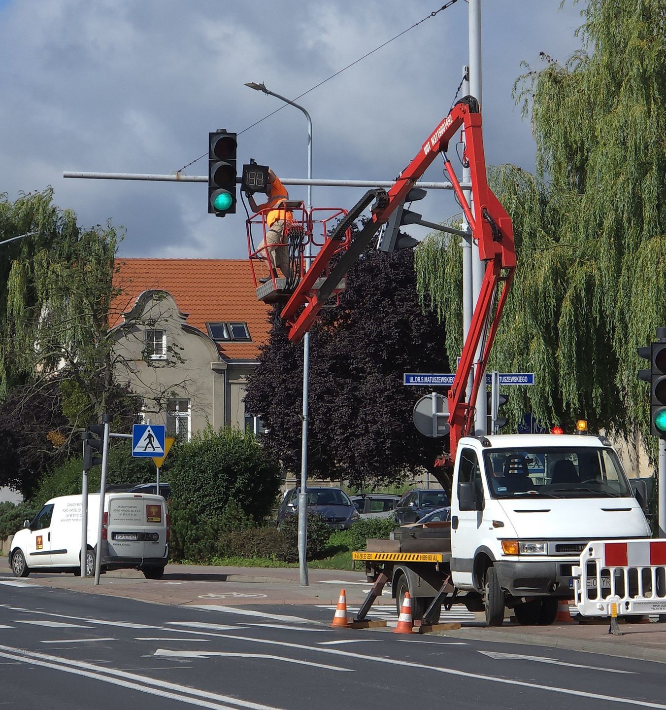 Montaż liczników na sygnalizacji świetlnej Śrem