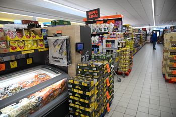 Tak zachowują się klienci sklepów spożywczych. Kasjerka podsumowała