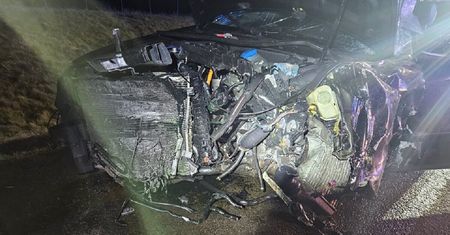 Groźny wypadek na drodze ekspresowej S17. Zderzenie ciężarówki z osobówką