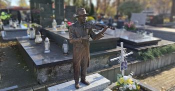 Kraków: Niewielki Cmentarz Mogilski. Ukryty między blokami Nowej Huty