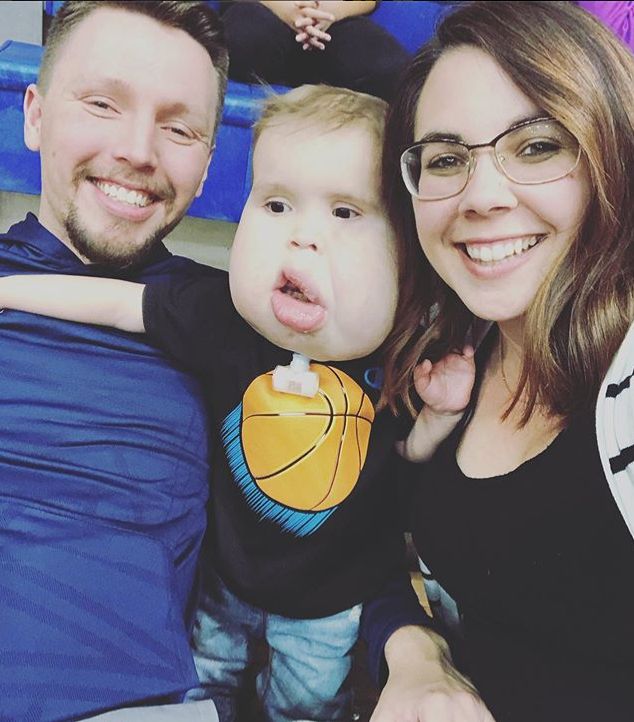 Chłopiec jest oczkiem w głowie rodziców (Intsagram/gavinsmedicaladventure)